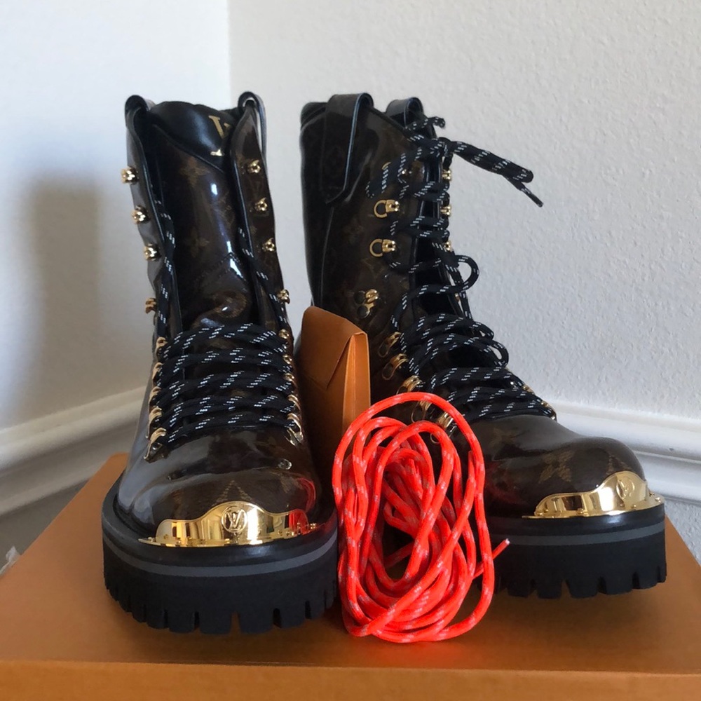 SOLD- Louis Vuitton Outlander ankle boot